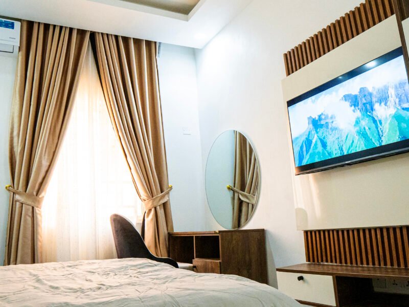 STUDIO APARTMENT